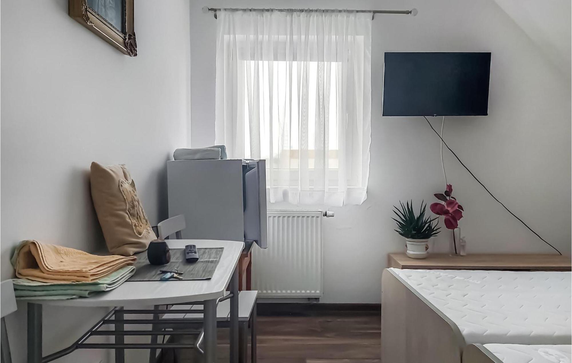 Beautiful Apartment In Moryn With Kitchen Esterno foto